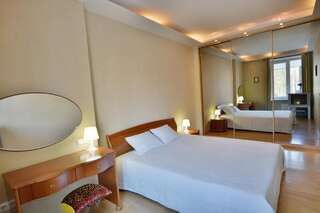 Апарт-отели Aparthotel Capital Aparton Минск Апартаменты с гидромассажной ванной-1